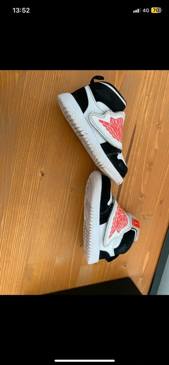 Basket Jordan taille 22 - photo numéro 10