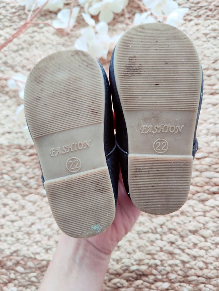 Sandales avec noeud rouge filles taille 22 comme neuves - photo numéro 5
