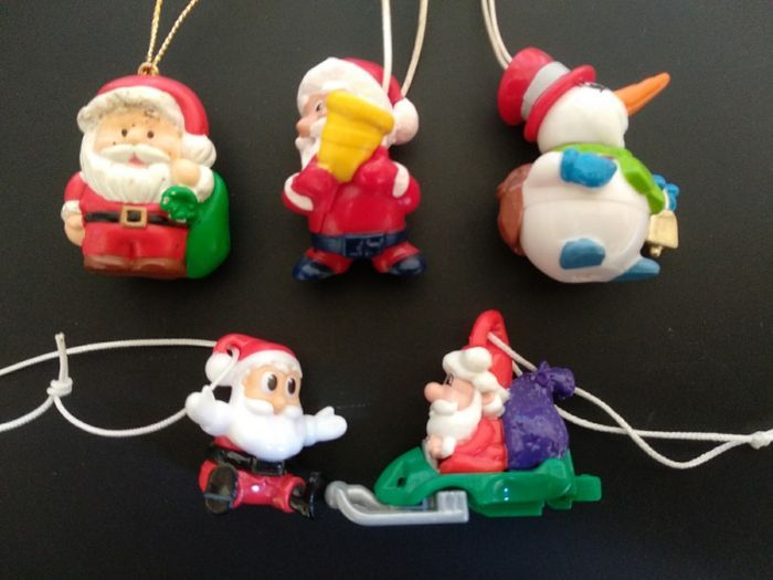 5 figurines Kinder Noël