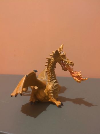 Papo Dragon Or avec flamme