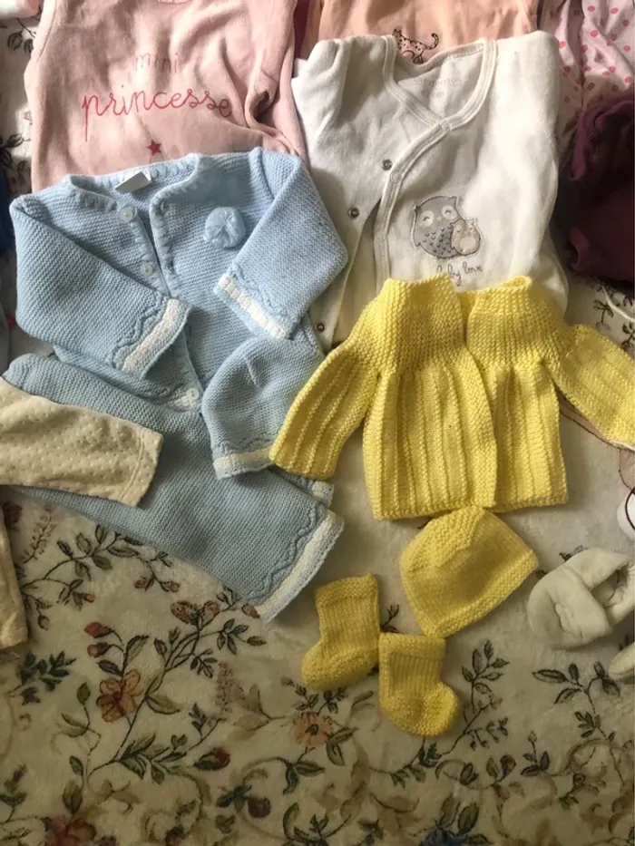 Lot vêtement bébé fille et garçon naissance à 1 mois - photo numéro 6