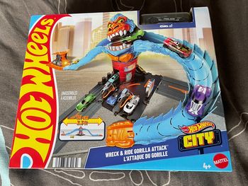Circuit hot wheels gorille