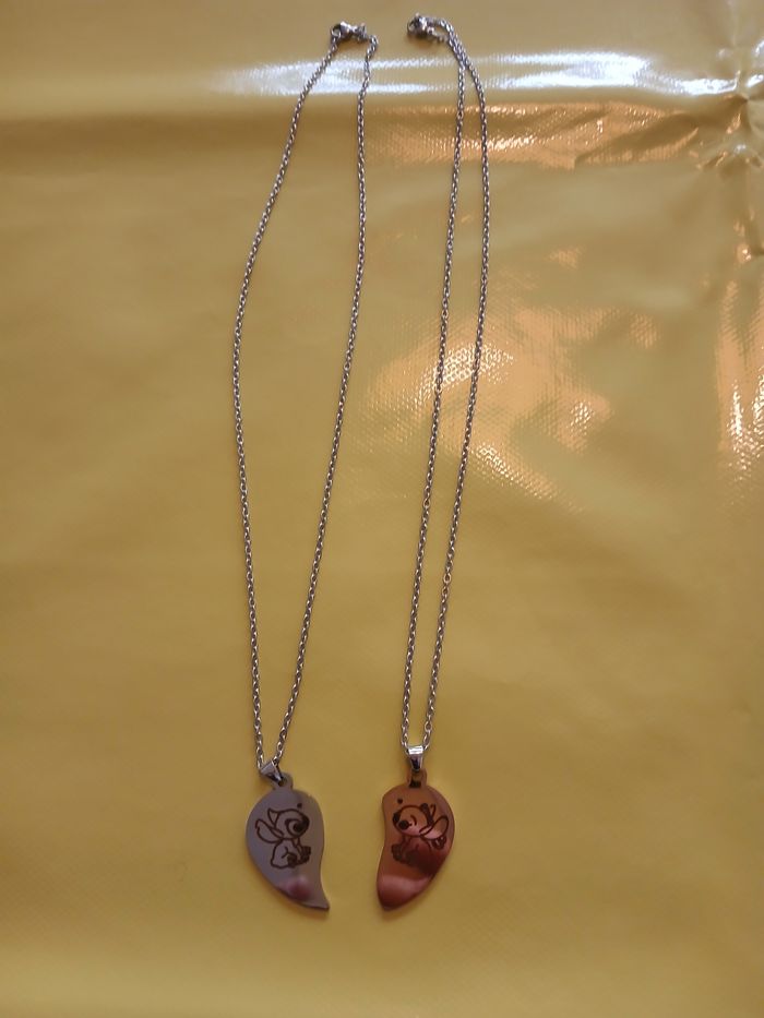 collier en deux stitch disney couleur argent