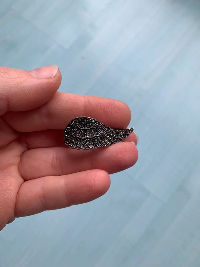 Bague avec strass en forme d’aile taille 57 agatha