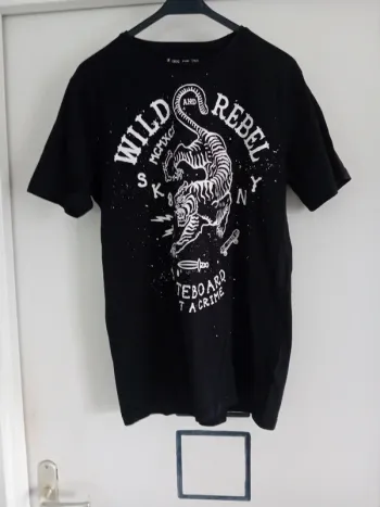 T-shirt noir imprimé blanc tigre taille 16 ans