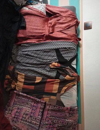 Lot robes et une tunique