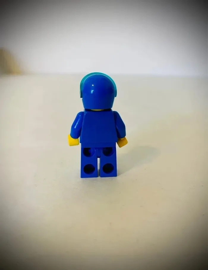 Minifigurine LEGO Town ZIP004 - Bleu Jacket With Zipper - Vintage - Bon état - photo numéro 4