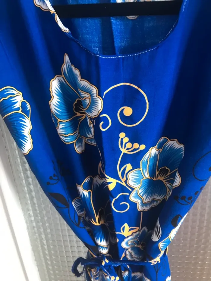 Robe à fleurs bleues - photo numéro 4