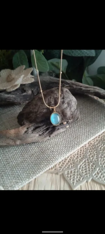Collier oeil de chat bleu pierre naturelle