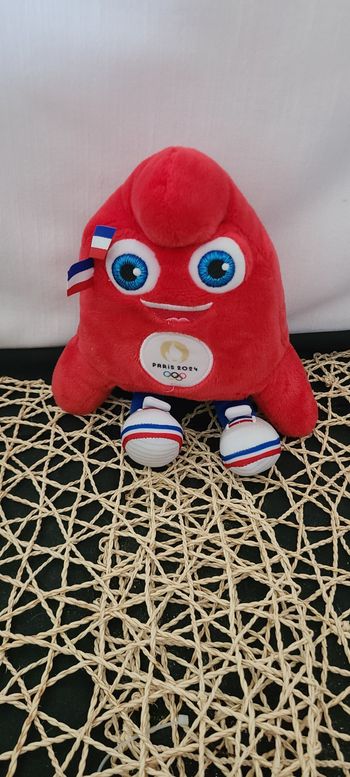 PARIS 2024 - MASCOTTE PELUCHE OLYMPIQUE