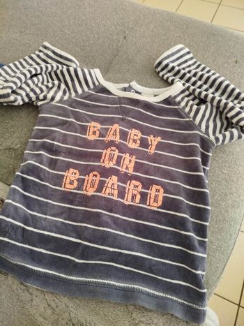 Haut de pyjama. Taille  23 mois. Tape à l'oeil.