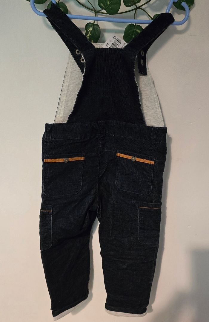 Neuve (non portée)🏷 🤩🤎💙👌👌 superbe salopette velours 23 mois garçon 🤎💙😍 - photo numéro 4