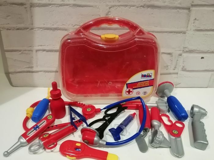 Malette pour jouer au docteur - photo numéro 2