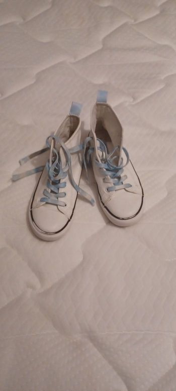 Très belle paire de baskets montante fille Pointure 32