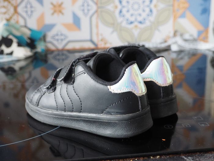 Chaussures Unyk enfant taille 24 - photo numéro 2