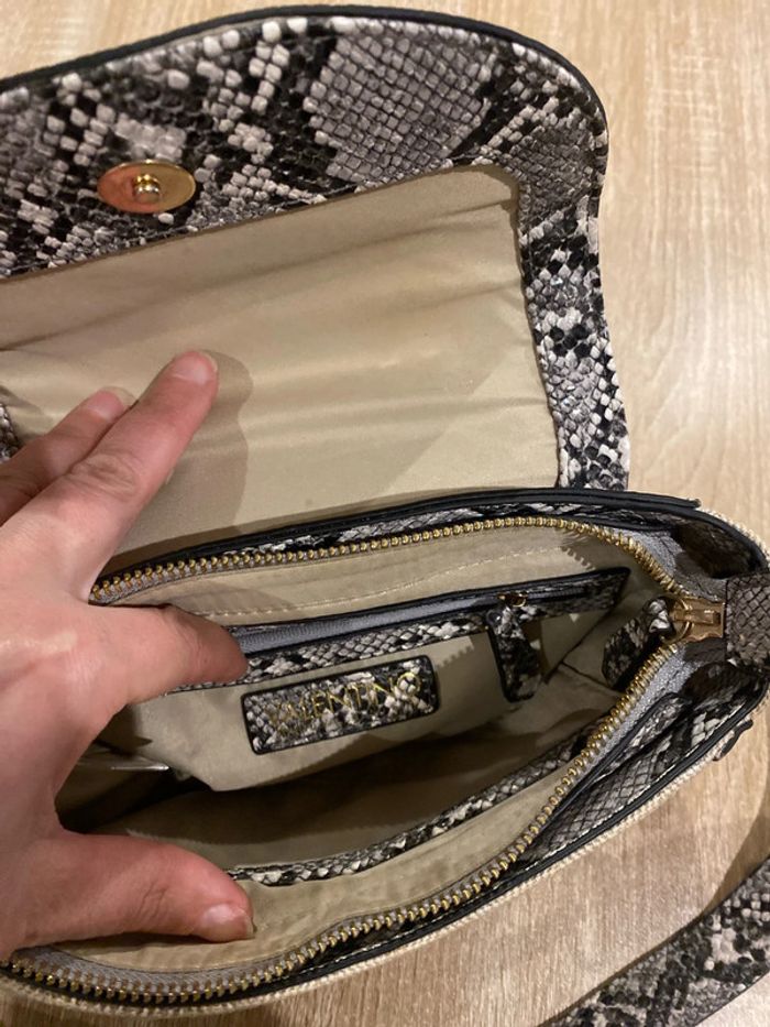 sac Valentino imprimé peau de serpent neuf - photo numéro 7