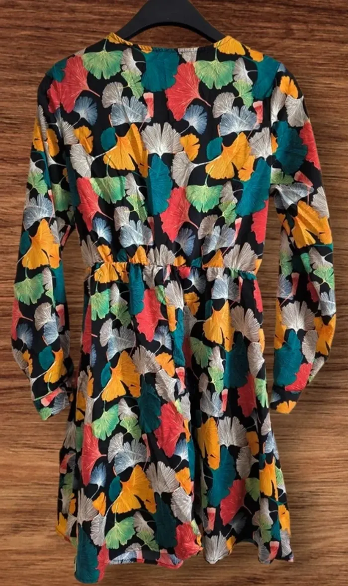 🌸 Robe à fleurs - Taille M 🌸 - photo numéro 2