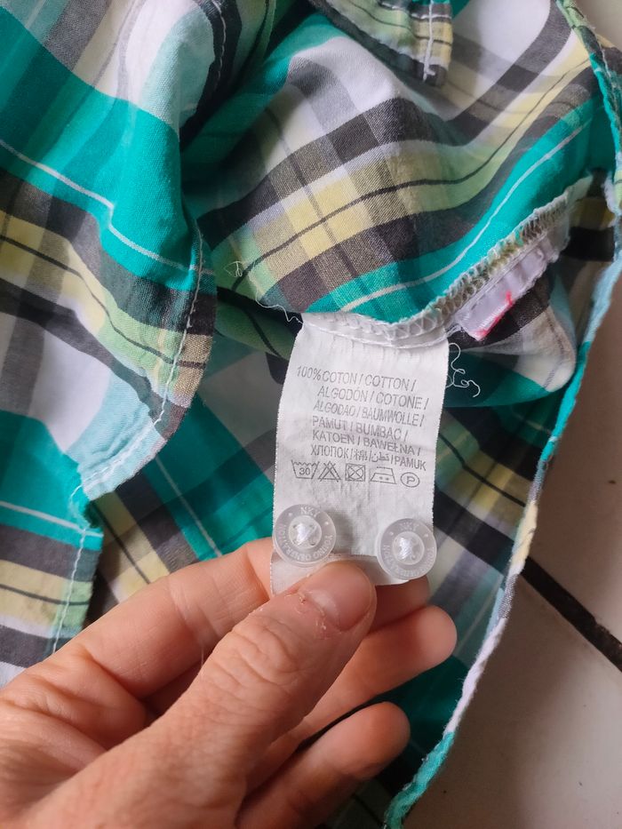 Chemise a carreaux taille 5 ans - photo numéro 5