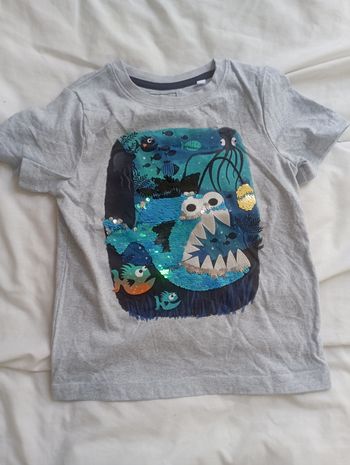 Tee shirt manches courtes gris poissons à sequins 6 ans Tough team  neuf 3€