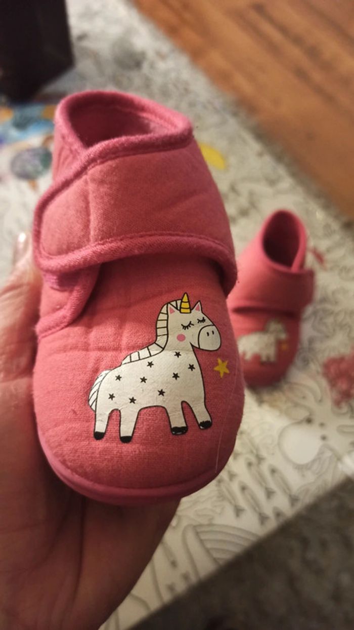 Chaussons roses Licorne taille 21 - photo numéro 2