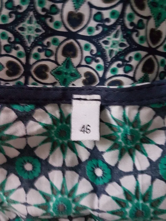 Haut fluide vert imprimé Taille 46 - photo numéro 6