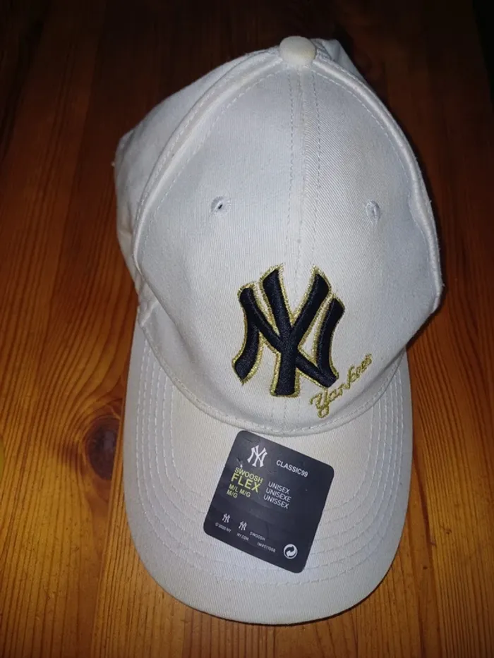 Chapeaux Era