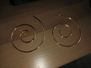 Paires de boucles d'oreilles neuves