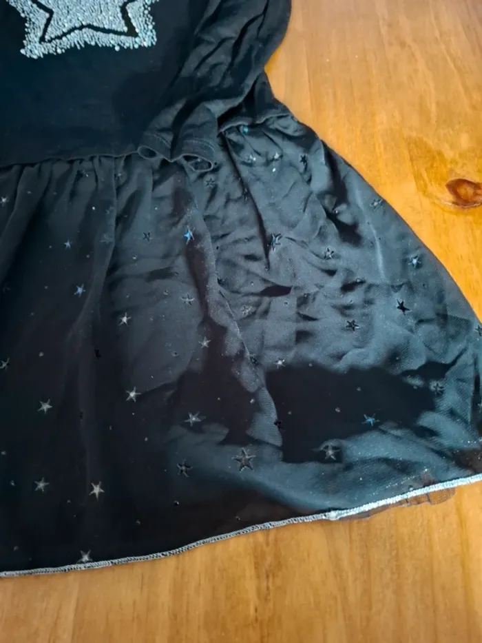 Robe noire étoile argente 8/10 ans - photo numéro 5