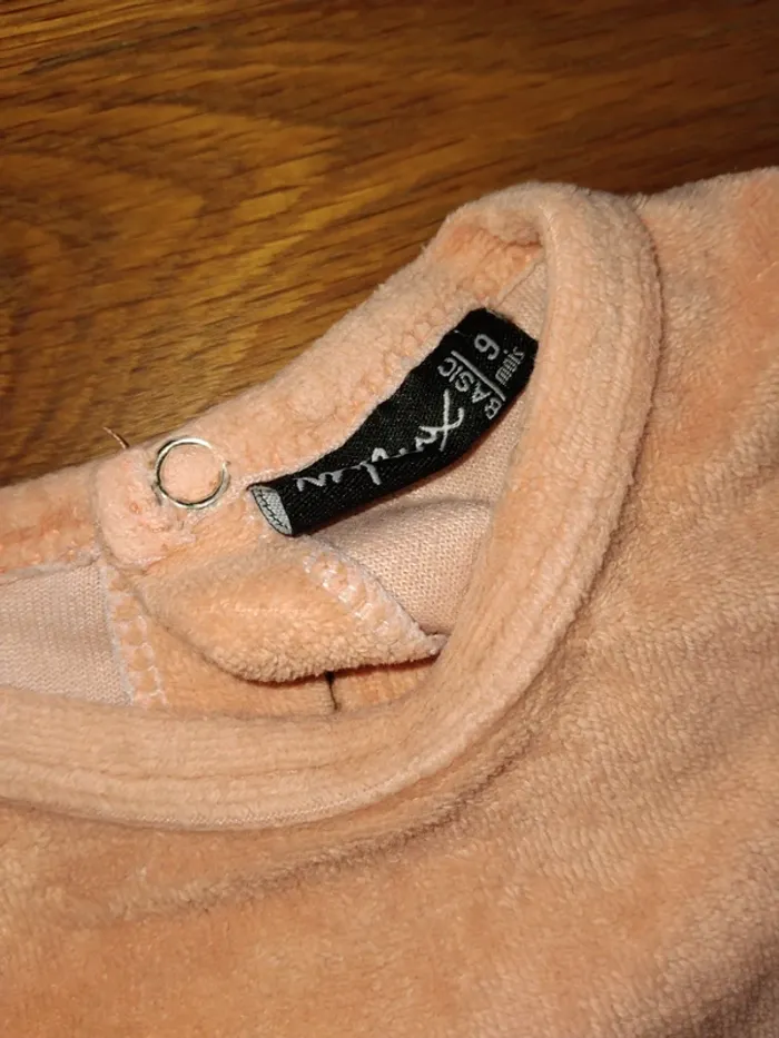 Pyjamas velours  taille 9 mois - photo numéro 2