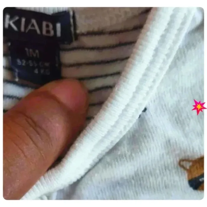 Grenouillère blanc imprimé - douceur et chaleur, Kiabi, en bon état, taille 1 mois - photo numéro 3