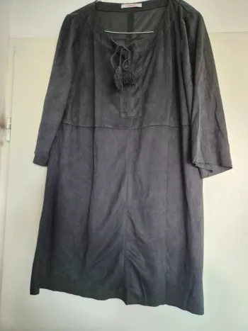 Robe noire Camaïeu effet daim taille 40