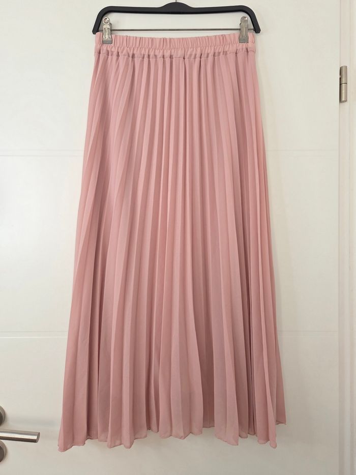 Jupe longue rose plissée