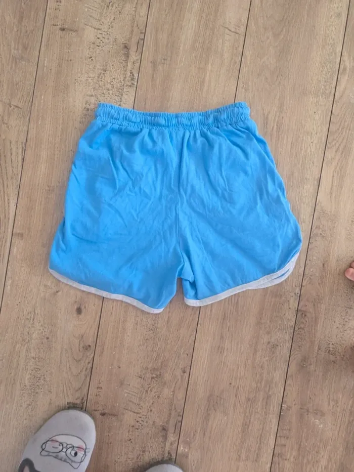 Short bluey 10 ans neuf - photo numéro 4