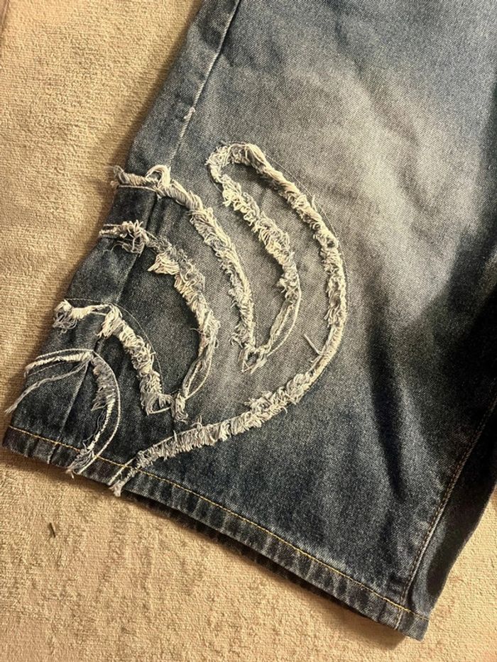 Short en denim blue jeans motif griffe brodé style Y2K oversize – Taille M - photo numéro 2