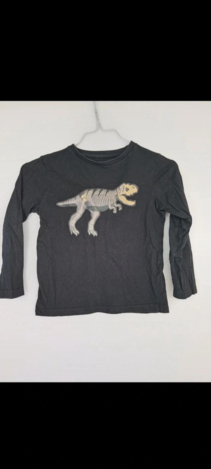Tee shirt dino 6 ans
