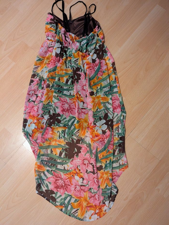 Robe bascule à fleurs courte devant et longue derrière - photo numéro 3