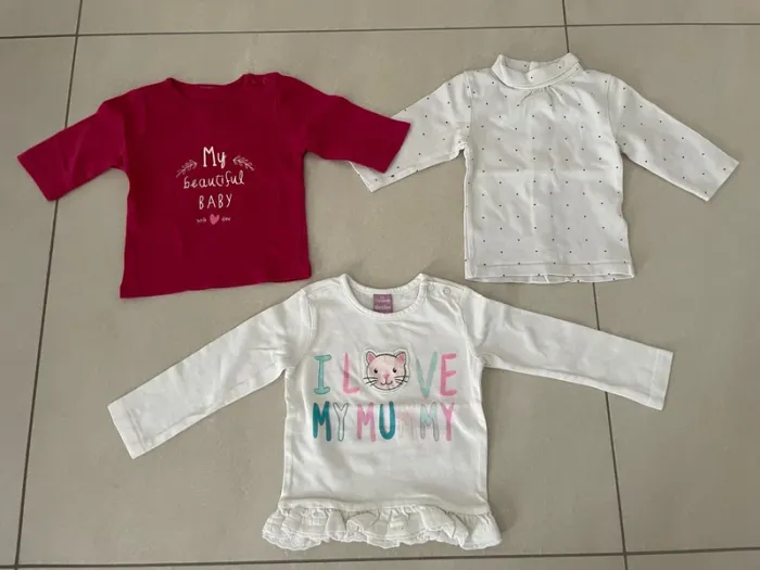 Pulls fins bébé fille 1 mois