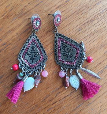 Boucles d'oreilles bohème chic.