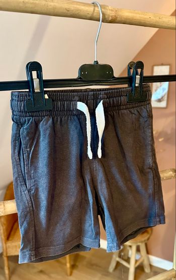 💜 Short gris Kiabi taille 4 ans 💜