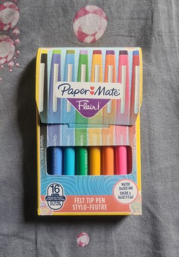 Pochette de 18 stylos-feutres flair NEUFS