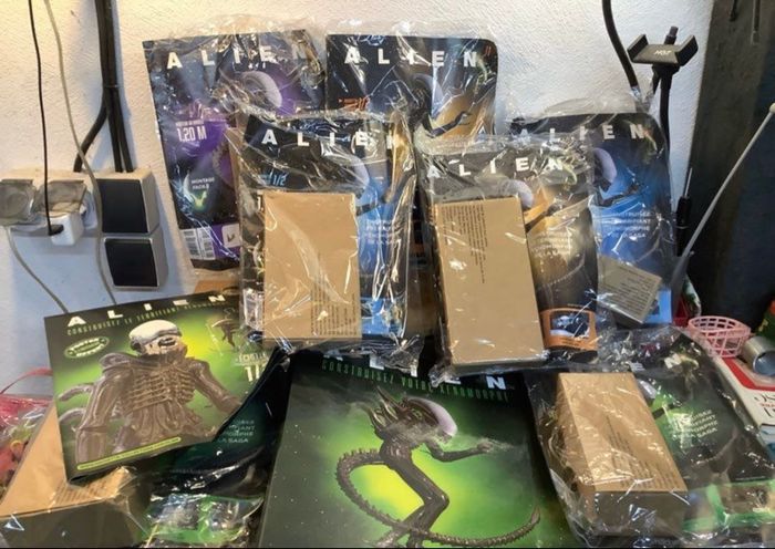 Lot alien pour construire sont xenomorphe - photo numéro 2