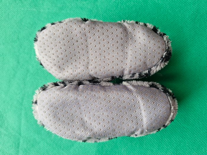 Chausson 18/19 Sans Marque Gris à motifs noirs - photo numéro 3