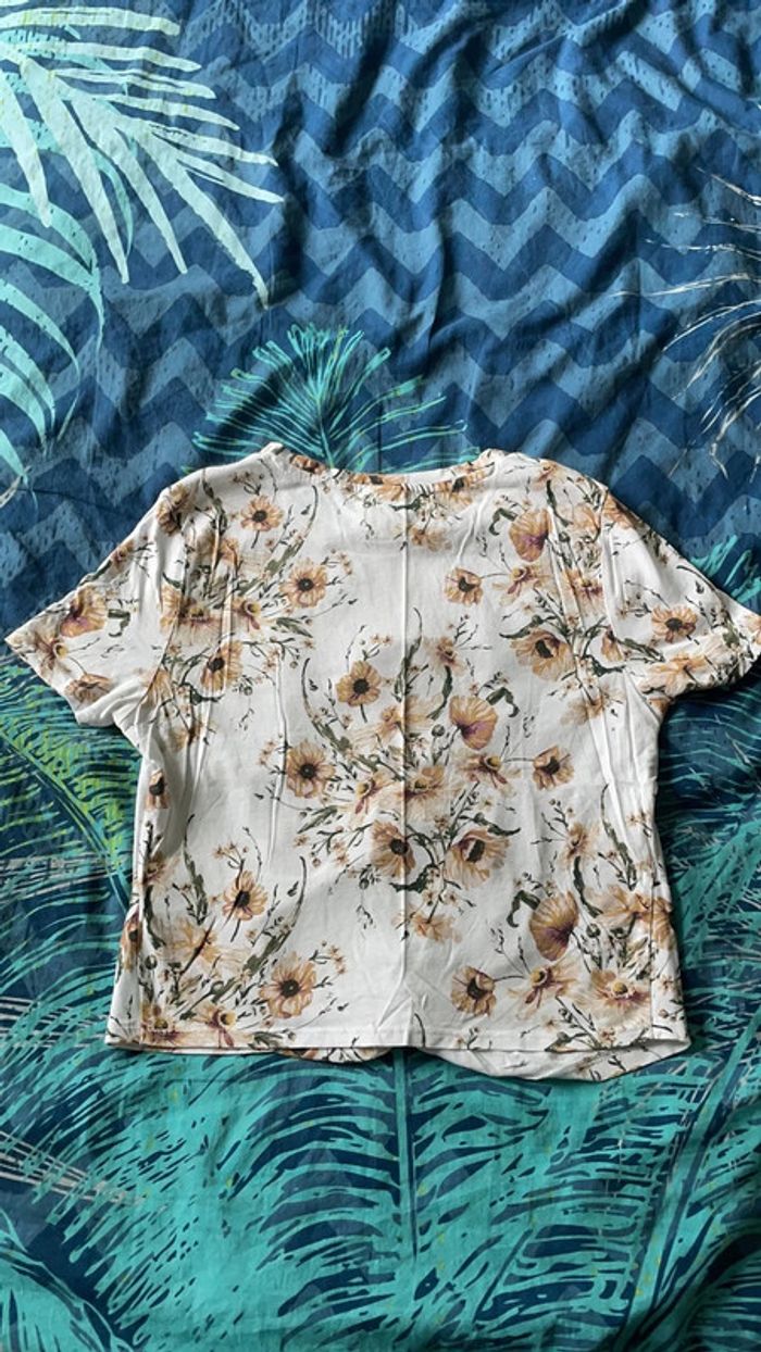 T shirt à motif floral - photo numéro 4
