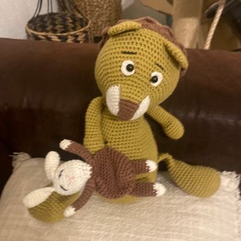 Lion au crochet avec souris