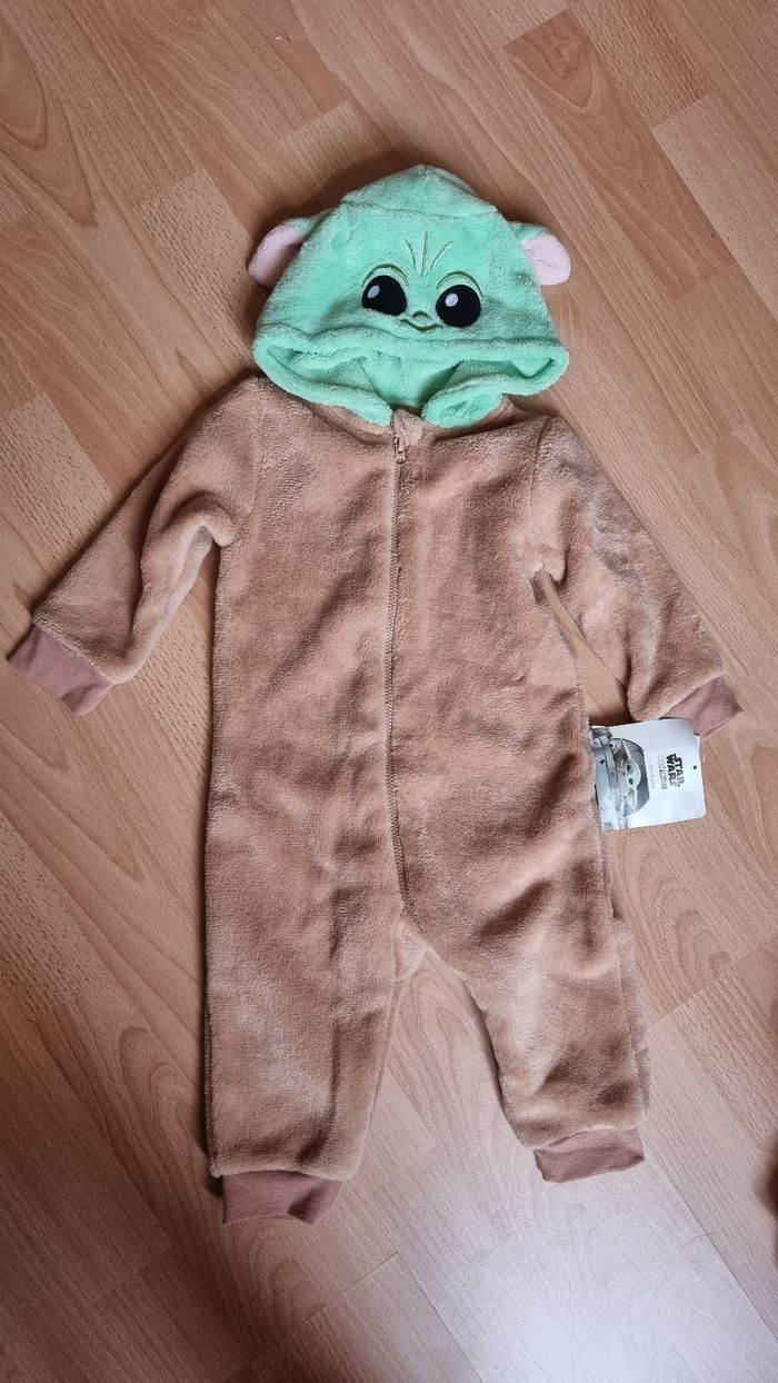 Combinaison yoda   9 /12mois