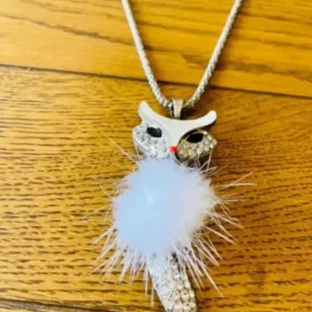 Sublime collier renard articulé avec pompon