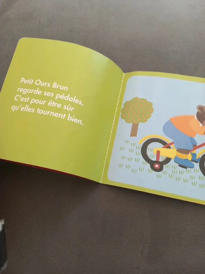 Livre petit ours brun fait du vélo - photo numéro 2