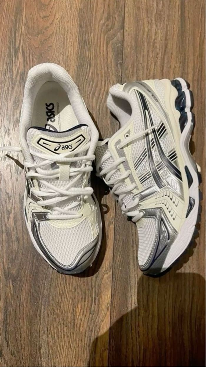 Asics authentique