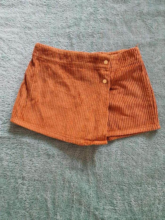 Très joli short 8 ans