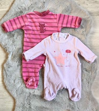 2 grenouillères 1 mois (Kitchoun et bout’chou)